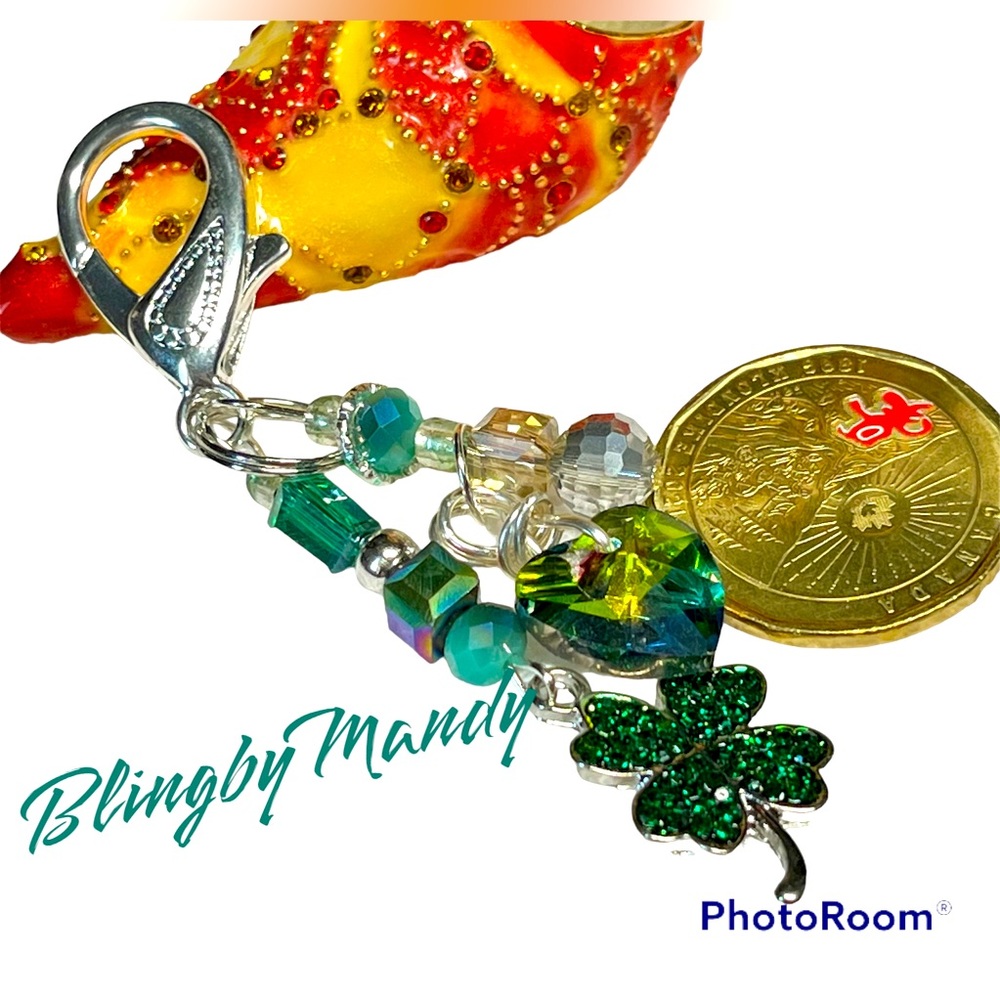 🍀 St Patrick’s green and silver charm -purse bling /keychain